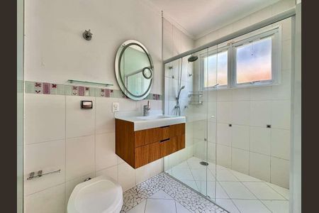 Casa para alugar com 445m², 3 quartos e 5 vagas Casa para alugar com 445m², 3 quartos e 5 vagasBanheiro