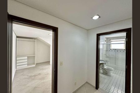 Casa para alugar com 445m², 3 quartos e 5 vagas Casa para alugar com 445m², 3 quartos e 5 vagasBanheiro