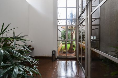 Apartamento à venda com 80m², 3 quartos e 2 vagas Apartamento à venda com 80m², 3 quartos e 2 vagasHall de entrada