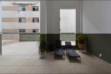 Apartamento à venda com 80m², 3 quartos e 2 vagas Apartamento à venda com 80m², 3 quartos e 2 vagasÁrea comum - Piscina