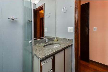 Apartamento à venda com 80m², 3 quartos e 2 vagas Apartamento à venda com 80m², 3 quartos e 2 vagasBanheiro Social