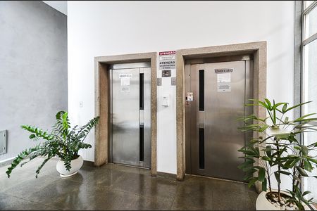 Apartamento à venda com 80m², 3 quartos e 2 vagas Apartamento à venda com 80m², 3 quartos e 2 vagasHall de entrada
