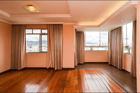 Apartamento à venda com 80m², 3 quartos e 2 vagas Apartamento à venda com 80m², 3 quartos e 2 vagasSala Ambientes