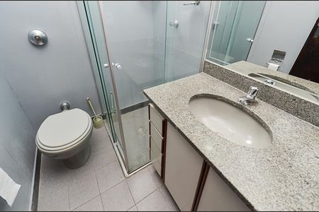 Apartamento à venda com 80m², 3 quartos e 2 vagas Apartamento à venda com 80m², 3 quartos e 2 vagasBanheiro Social