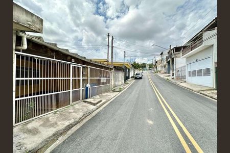 Casa à venda com 110m², 3 quartos e 2 vagas Casa à venda com 110m², 3 quartos e 2 vagasFachada