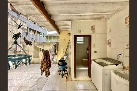 Casa à venda com 110m², 3 quartos e 2 vagas Casa à venda com 110m², 3 quartos e 2 vagasÁrea de Serviço