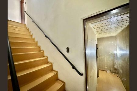 Corredor de casa à venda com 3 quartos, 110m² em Jardim das Flores, Osasco