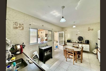Casa à venda com 110m², 3 quartos e 2 vagas Casa à venda com 110m², 3 quartos e 2 vagasCozinha