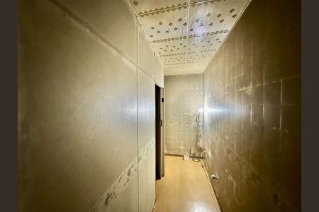 Casa à venda com 110m², 3 quartos e 2 vagas Casa à venda com 110m², 3 quartos e 2 vagasCorredor