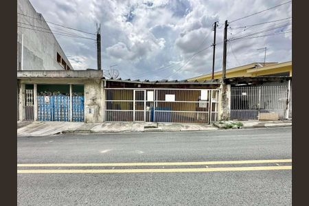 Casa à venda com 110m², 3 quartos e 2 vagas Casa à venda com 110m², 3 quartos e 2 vagasFachada