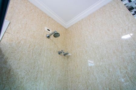 Casa à venda com 314m², 4 quartos e 5 vagas Casa à venda com 314m², 4 quartos e 5 vagasBanheiro do quarto 1