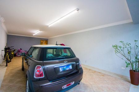 Casa à venda com 314m², 4 quartos e 5 vagas Casa à venda com 314m², 4 quartos e 5 vagasGaragem