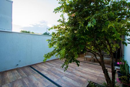 Casa à venda com 314m², 4 quartos e 5 vagas Casa à venda com 314m², 4 quartos e 5 vagasQuintal