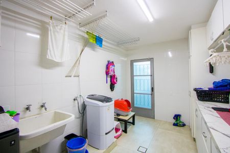 Casa à venda com 314m², 4 quartos e 5 vagas Casa à venda com 314m², 4 quartos e 5 vagasÁrea de serviço
