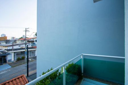 Casa à venda com 314m², 4 quartos e 5 vagas Casa à venda com 314m², 4 quartos e 5 vagasVaranda do quarto 2