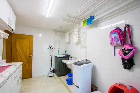 Casa à venda com 314m², 4 quartos e 5 vagas Casa à venda com 314m², 4 quartos e 5 vagasÁrea de serviço