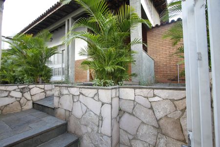 Casa para alugar com 410m², 3 quartos e 1 vagaEntrada