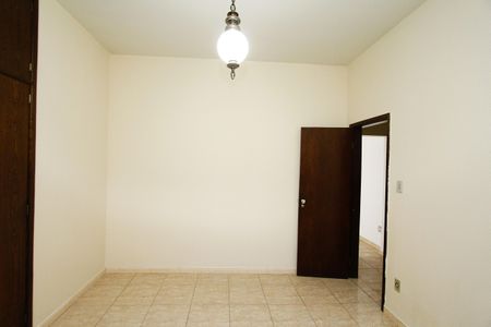 Casa para alugar com 410m², 3 quartos e 1 vagaQuarto 2
