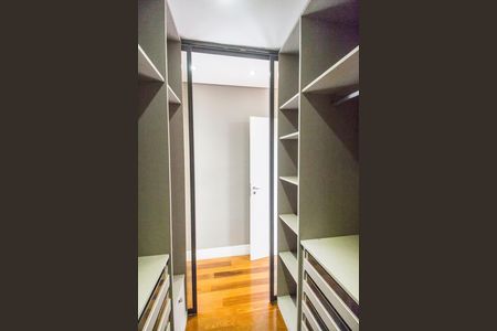 Apartamento para alugar com 116m², 3 quartos e 2 vagas Apartamento para alugar com 116m², 3 quartos e 2 vagasCloset da suíte