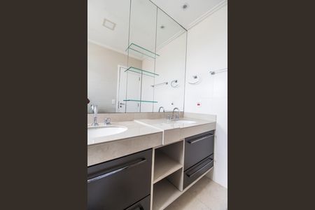 Apartamento para alugar com 116m², 3 quartos e 2 vagas Apartamento para alugar com 116m², 3 quartos e 2 vagasBanheiro da Suíte