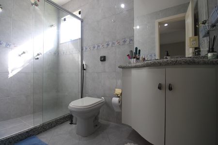 Casa de condomínio à venda com 144m², 3 quartos e 1 vagaBanheiro social