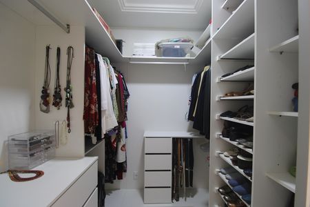 Casa de condomínio à venda com 144m², 3 quartos e 1 vagaQuarto 2 - Closet