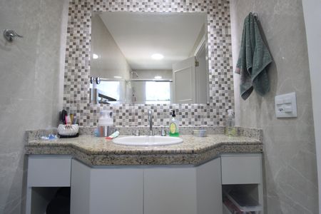 Casa de condomínio à venda com 144m², 3 quartos e 1 vagaBanheiro social