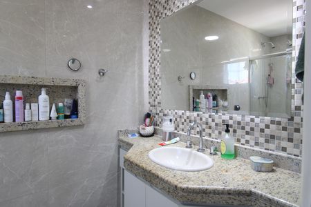 Casa de condomínio à venda com 144m², 3 quartos e 1 vagaBanheiro social