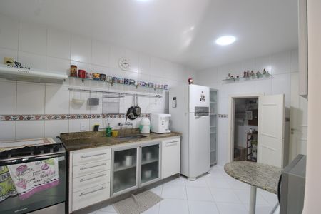 Casa de condomínio à venda com 144m², 3 quartos e 1 vagaCozinha