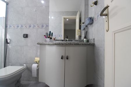 Casa de condomínio à venda com 144m², 3 quartos e 1 vagaBanheiro social
