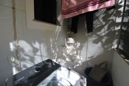 Casa de condomínio à venda com 144m², 3 quartos e 1 vagaÁrea de serviço