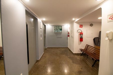 Hall Social de apartamento para alugar com 2 quartos, 60m² em Aeroporto, São Paulo