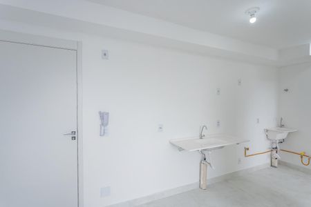 Apartamento para alugar com 34m², 2 quartos e sem vaga Apartamento para alugar com 34m², 2 quartos e sem vagaSala, cozinha e área de serviço