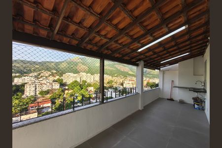 Apartamento à venda com 220m², 4 quartos e 2 vagas