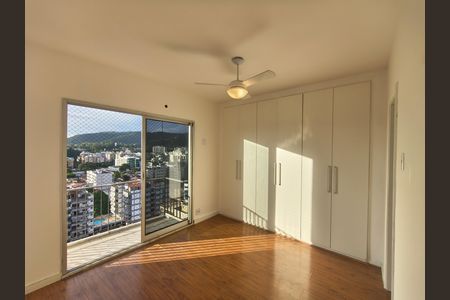 Apartamento à venda com 220m², 4 quartos e 2 vagas