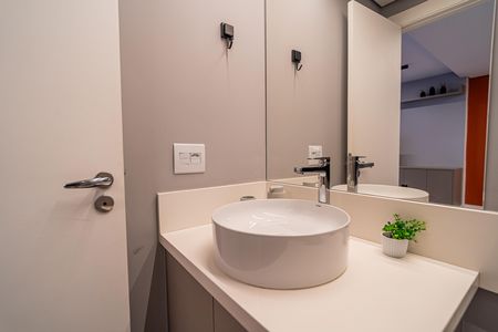 Studio para alugar com 40m², 1 quarto e 1 vaga Studio para alugar com 40m², 1 quarto e 1 vagaBanheiro