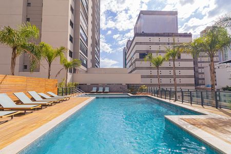 Studio para alugar com 40m², 1 quarto e 1 vaga Studio para alugar com 40m², 1 quarto e 1 vagaÁrea comum - Piscina