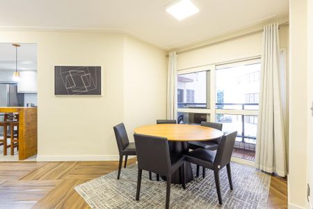 Sala de apartamento para alugar com 3 quartos, 76m² em Vila Olímpia, São Paulo