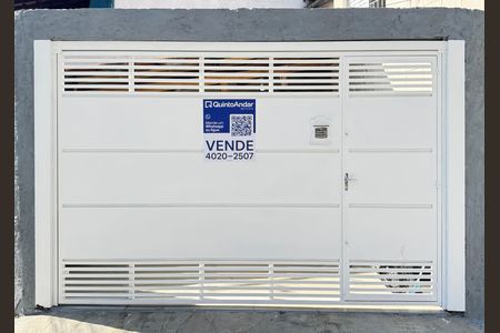 Casa à venda com 69m², 2 quartos e 2 vagasFachada 