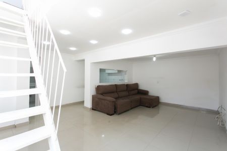Casa à venda com 69m², 2 quartos e 2 vagasSala