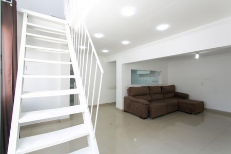 Casa à venda com 69m², 2 quartos e 2 vagasSala