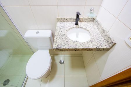 Apartamento à venda com 75m², 2 quartos e 2 vagas Apartamento à venda com 75m², 2 quartos e 2 vagasBanheiro social
