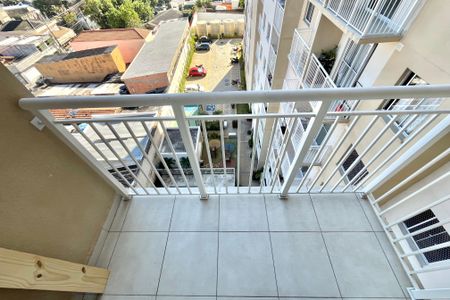 Varanda de kitnet/studio para alugar com 1 quarto, 29m² em Jardim Itacolomi, São Paulo