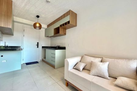 Sala de kitnet/studio para alugar com 1 quarto, 29m² em Jardim Itacolomi, São Paulo