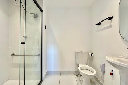 Studio para alugar com 29m², 1 quarto e sem vaga Studio para alugar com 29m², 1 quarto e sem vagaBanheiro da Suíte