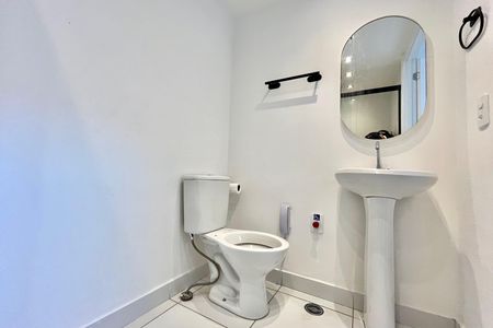 Studio para alugar com 29m², 1 quarto e sem vaga Studio para alugar com 29m², 1 quarto e sem vagaBanheiro da Suíte