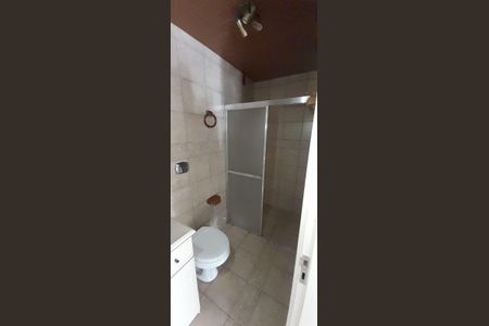 Banheiro de apartamento para alugar com 2 quartos, 60m² em Vila Jardim, Porto Alegre