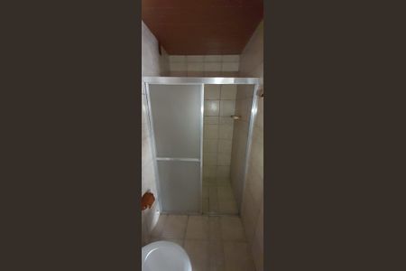 Banheiro de apartamento para alugar com 2 quartos, 60m² em Vila Jardim, Porto Alegre