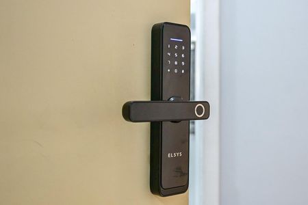 Fechadura Eletrônica de apartamento para alugar com 2 quartos, 45m² em Parque Munhoz, São Paulo