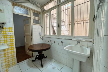 Apartamento para alugar com 240m², 3 quartos e 1 vagaÁrea de Serviço
